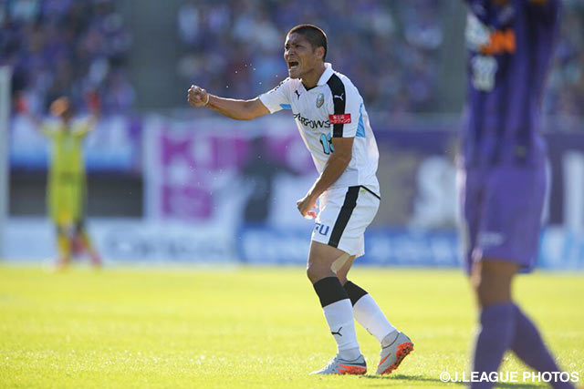 貴重な同点ゴールを決め、Ｊ１通算得点数を155点とした大久保　嘉人（川崎Ｆ）【明治安田Ｊ１ 2nd 第14節 広島vs川崎Ｆ】（10/15）