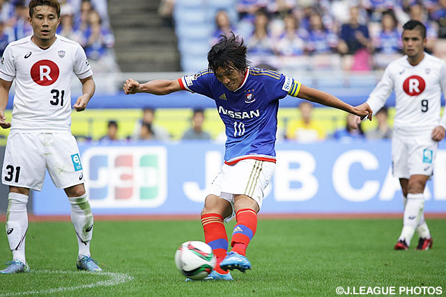 2得点に絡む活躍で逆転勝利に貢献した中村　俊輔（横浜FM）【明治安田Ｊ１ 2nd 第14節 横浜FMvs神戸】（4/5）