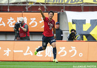 試合開始早々の3分に先制点を決めた赤﨑　秀平（鹿島）【明治安田Ｊ１ 2nd 第14節 鹿島vs柏】（1/5）