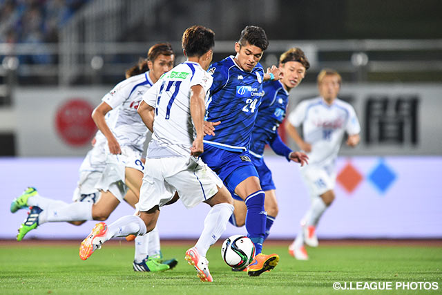 チーム最多の3本のシュートを放ったロメロ　フランク（山形）【明治安田Ｊ１ 2nd 第14節 山形vs甲府】（4/5）