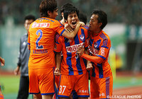 Ｊリーグ初得点となる先制ゴールを決め、雄たけびをあげる端山　豪（新潟）【明治安田Ｊ１ 2nd 第14節 新潟vs松本】（1/5）