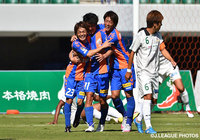 狙い澄ました華麗な一撃で同点ゴールを挙げた梶川　諒太（長崎 #23）【明治安田Ｊ２ 第37節 長崎vs岐阜】（2/3）