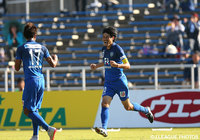 追いつかれた5分後に勝越しゴールを決めた城後　寿（福岡）【明治安田Ｊ２ 第37節 福岡vs栃木】（2/3）