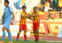 原　一樹（#9）の追加点でリードを3点とした北九州【明治安田Ｊ２ 第37節 北九州vs愛媛】（2/3）