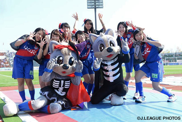 ハロウィンの衣装を身にまとったヴァンくん、フォーレちゃん、ヴァンフォーレクイーン【明治安田Ｊ１ 2nd 第15節 甲府vs広島】（4/15）