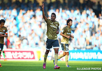 FKを頭で合わせ、横浜FMのＪ１通算1,200得点目となる先制点を奪ったファビオ【明治安田Ｊ１ 2nd 第15節 川崎Ｆvs横浜FM】（9/15）