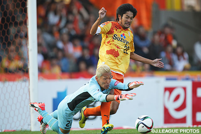 最後までゴールを死守し、完封勝利に貢献した菅野　孝憲（柏）【明治安田Ｊ１ 2nd 第15節 清水vs柏】（4/5）