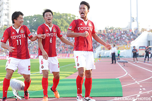 田口　泰士の鮮やかなシュートで逆転に成功した名古屋【明治安田Ｊ１ 2nd 第15節 名古屋vs新潟】（2/5）