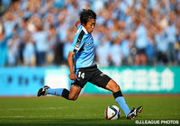 精力的な動きで好守をつないだ中村　憲剛（川崎Ｆ）【明治安田Ｊ１ 2nd 第15節 川崎Ｆvs横浜FM】（11/15）