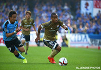 アグレッシブに2試合連続ゴールを狙ったアデミウソン（横浜FM）【明治安田Ｊ１ 2nd 第15節 川崎Ｆvs横浜FM】（12/15）