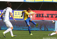 惜しいシュートを放った河本　明人（栃木）【明治安田Ｊ２ 第38節 栃木vs東京Ｖ】（2/3）