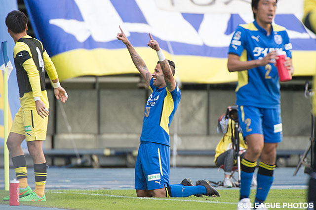 第12節以来の先発起用に応える先制点を決めたエヴァンドロ（大分）【明治安田Ｊ２ 第38節 大分vs札幌】（1/3）