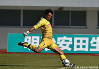 好セーブで得点を許さなかった本間　幸司 （水戸）【明治安田Ｊ２ 第38節 長崎vs水戸】（2/3）