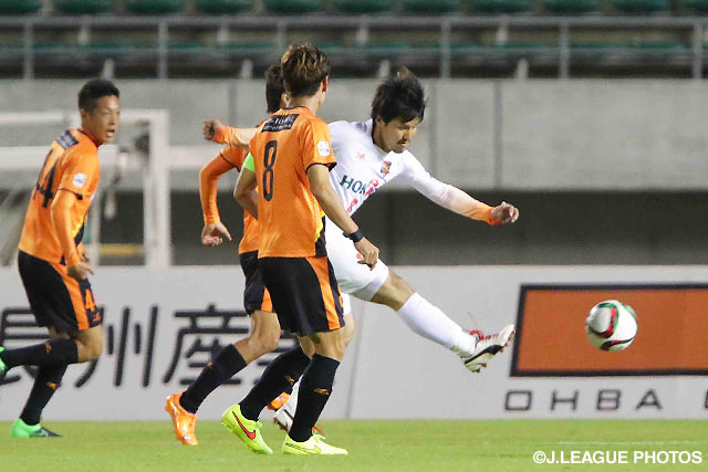 今季初得点が値千金の決勝点となった菅野　哲也（長野）【明治安田Ｊ３ 第35節 山口vs長野】（2/2）