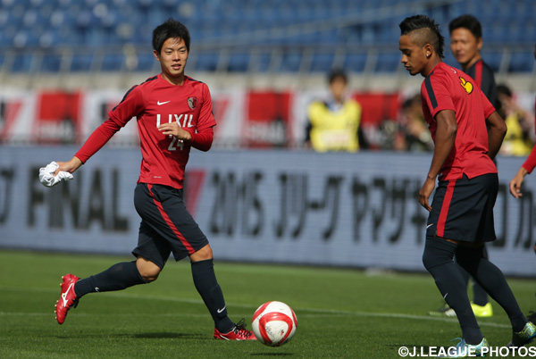 鹿島の前日公式練習に臨む伊東　幸敏（左）とカイオ（右）【ＹＮＣ 決勝 前日公式練習】