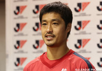 ６度目のタイトル獲得を目指す鹿島の大黒柱、小笠原　満男が取材に応える様子【ＹＮＣ 決勝 前日公式練習】