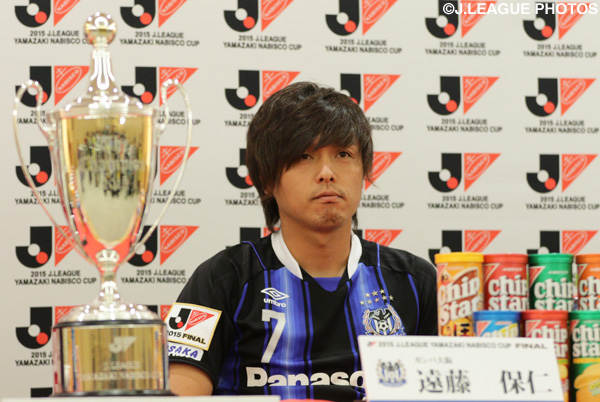 公式記者会見にて、堂々とした表情を見せるＧ大阪の主将、遠藤　保仁【ＹＮＣ 決勝 前日公式練習】