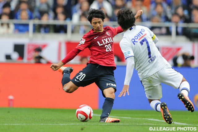 鋭いスルーパスで3点目を演出した柴崎　岳（鹿島）【ＹＮＣ 決勝 鹿島vsＧ大阪】（34/36）
