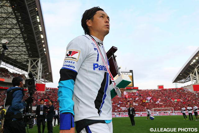 連覇を逃し、悔しさをにじませる遠藤　保仁（Ｇ大阪）【ＹＮＣ 決勝 鹿島vsＧ大阪】（3/12）