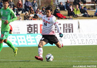 Ｊ３リーグ通算1,000得点となる反撃の1点を決めた林　勇介（盛岡）【明治安田Ｊ３ 第36節 盛岡vs鳥取】（2/2）