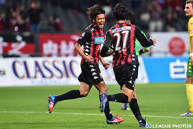 執念の同点ゴールを決めた石井　謙伍（札幌）【明治安田Ｊ２ 第39節 札幌vs千葉】（2/3）