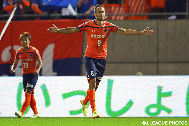 2試合連続ゴールとなる追加点を決めたムルジャ（大宮）【明治安田Ｊ２ 第39節 大宮vs長崎】（2/3）