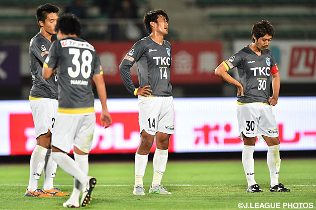 後半アディショナルタイムに同点に追いつかれ、Ｊ２残留へ向けて痛い引き分けとなった栃木【明治安田Ｊ２ 第39節 徳島vs栃木】（3/3）