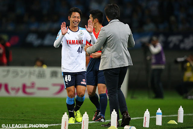 数的不利の状況で先制点を決めた川辺　駿（磐田）【明治安田Ｊ２ 第39節 東京Ｖvs磐田】（2/3）