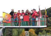 高所作業車体験会に参加する浦和ファン・サポーター【明治安田Ｊ１ 2nd 第16節 浦和vs川崎Ｆ】（2/15）