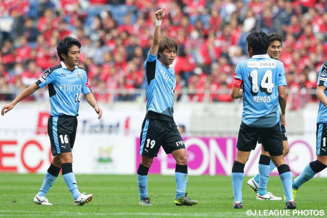 前半終盤に森谷　賢太郎が鮮やかなミドルシュートを決めて同点とした川崎Ｆ【明治安田Ｊ１ 2nd 第16節 浦和vs川崎Ｆ】（8/15）