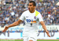 55分にFKをゴール左隅に直接決めたドウグラス（広島）【明治安田Ｊ１ 2nd 第16節 Ｇ大阪vs広島】（8/15）