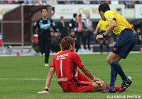 失点直後の59分に負傷でピッチを後にした東口　順昭（Ｇ大阪）【明治安田Ｊ１ 2nd 第16節 Ｇ大阪vs広島】（10/15）