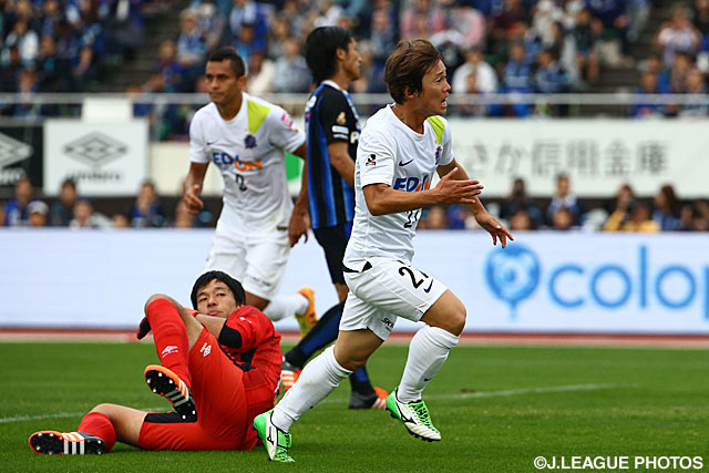 強烈なシュートで待望の追加点を挙げた清水　航平（広島）【明治安田Ｊ１ 2nd 第16節 Ｇ大阪vs広島】（11/15）