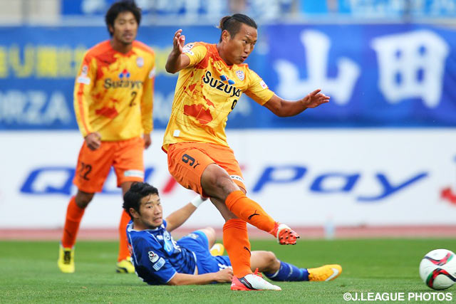 自身のＪ１通算50得点目となる追加点を決めた鄭 大世（清水）【明治安田Ｊ１ 2nd 第16節 山形vs清水】（3/5）