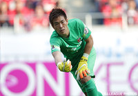 再三好セーブを見せた西川　周作（浦和）【明治安田Ｊ１ 2nd 第16節 浦和vs川崎Ｆ】（13/15）