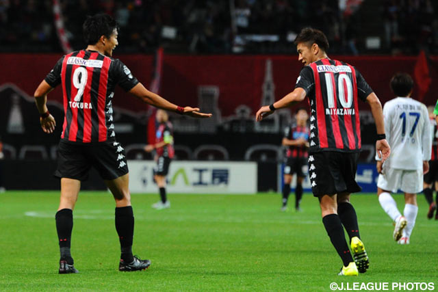 前半アディショナルタイムに宮澤　裕樹（#10）の得点で先制した札幌【明治安田Ｊ２ 第40節 札幌vs徳島】（1/3）