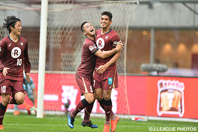 試合終了間際に決勝点を決めたペドロ　ジュニオール（神戸）【明治安田Ｊ１ 2nd 第16節 神戸vs松本】（3/5）