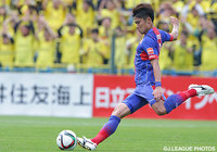 得意のプレースキックでチャンスを演出した太田　宏介（FC東京）【明治安田Ｊ１ 2nd 第16節 柏vsFC東京】（3/5）