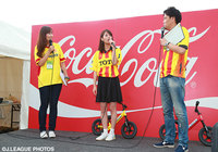 試合前のイベントに参加した佐藤　美希さん【明治安田Ｊ２ 第40節 北九州vs栃木】（2/6）