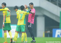 最後まで得点を許さず完封勝利に貢献した岡本　昌弘（千葉）【明治安田Ｊ２ 第40節 千葉vs東京Ｖ】（2/3）