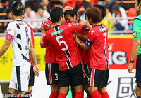 思い切りの良いシュートで決勝ゴールを決めた秋葉　勝（金沢）【明治安田Ｊ２ 第40節 金沢vsＣ大阪】（1/3）