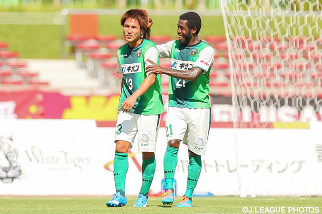 自身今季2度目となるハットトリックを達成した樋口　寛規（相模原 #13）【明治安田Ｊ３ 第37節 琉球vs相模原】（1/2）