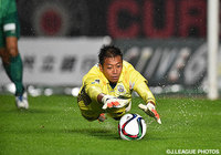 最後までゴールを死守した常澤　聡（岐阜）【明治安田Ｊ２ 第40節 岐阜vs岡山】（2/3）