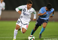 79分にダメ推しのゴールを決めたフェルナンジーニョ（鳥取）【明治安田Ｊ３ 第38節 YS横浜vs鳥取】（2/2）