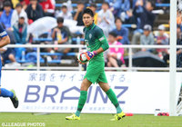 安定した守備で4試合連続無失点に貢献した中村　航輔（福岡）【明治安田Ｊ２ 第41節 福岡vs愛媛】（2/3）