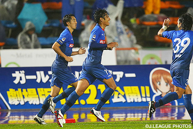 試合終了間際に逆転ゴールを決めた三島　康平（水戸）【明治安田Ｊ２ 第41節 水戸vs札幌】（3/3）