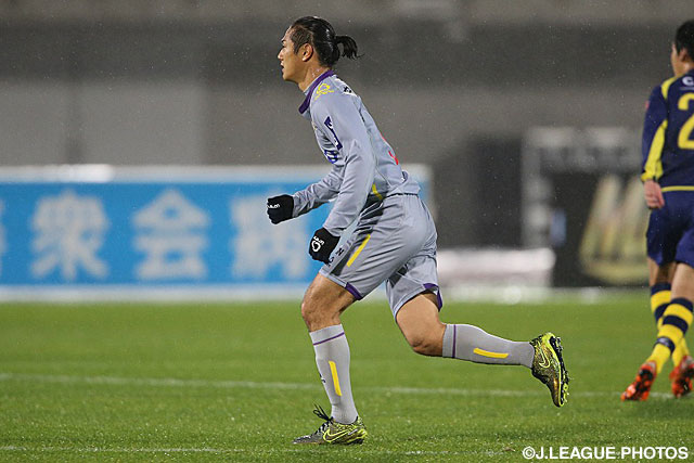 失点から3分後、原　一樹のゴールですぐさま同点に追いついた北九州【明治安田Ｊ２ 第41節 群馬vs北九州】（2/3）