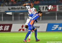 最前線で奮闘するも無得点に終わったエジミウソン（Ｃ大阪）【明治安田Ｊ２ 第41節 長崎vsＣ大阪】（2/3）