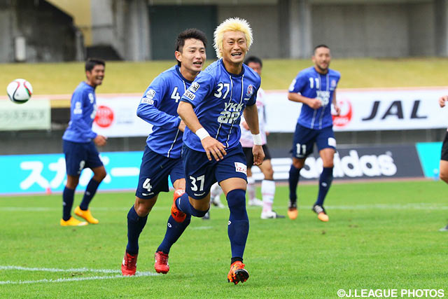 北井　佑季（#37）がPKを決めて逆転した富山【明治安田Ｊ３ 第38節 富山vs盛岡】（2/2）