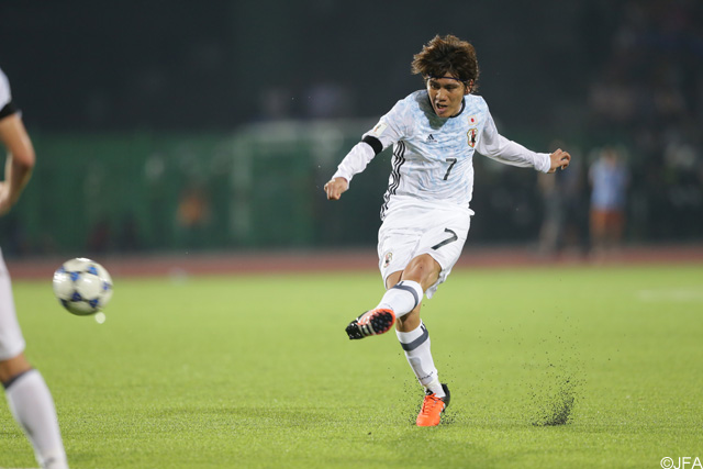 後半から入った柏木（浦和）はチームに流れを引き寄せた【ロシアW杯 アジア2次予選 カンボジアvs日本】（5/10）